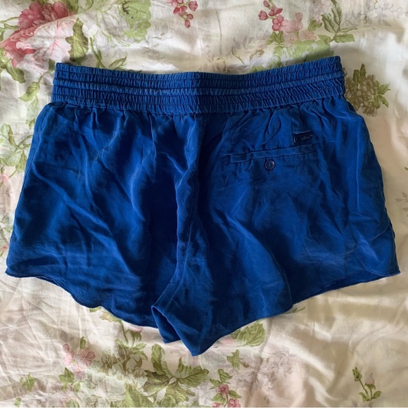Wilfred (Aritzia) Silk Shorts - Picture 3 of 5
